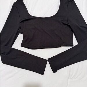 Black Long Sleeve Crop Top